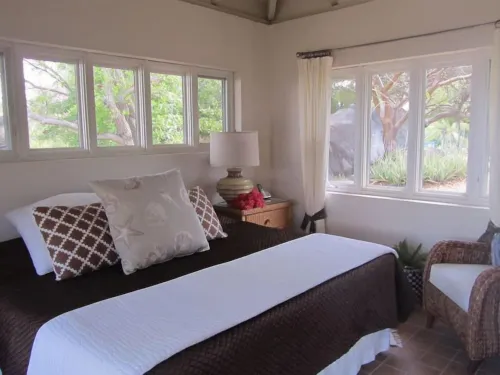 Rockmere Villa - PANORAMIC OCEAN VIEWS, BEACH .2 MILES, MULTI-UNIT ESTATE