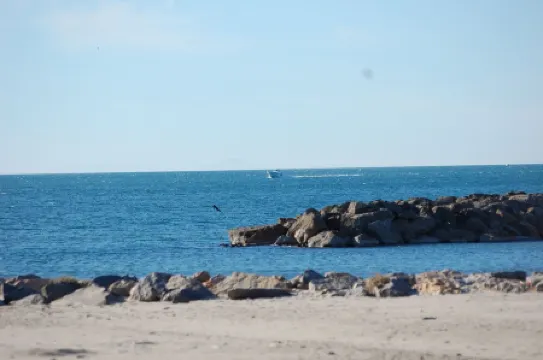 IMPREGNABLE VIEW ON THE PORT OF PLAISANCE - SEA 50 M