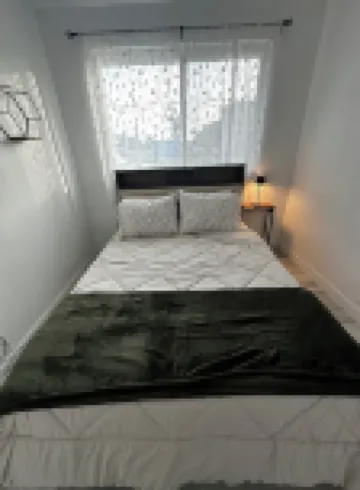 Cozy Home Centrally Located Near Beach Cities & Airport. 派拉蒙酒店