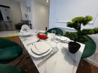 Edles 105 m² Apartment für bis zu 6 Personen, Ideal für Familien mit Kindern Hotels in Crimmitschau