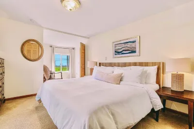 Lake Michigan views! Complimentary housekeeping with monthly stays Mar-Apr. 투 리버스 파크스 앤드 레크리에이션 주변 호텔
