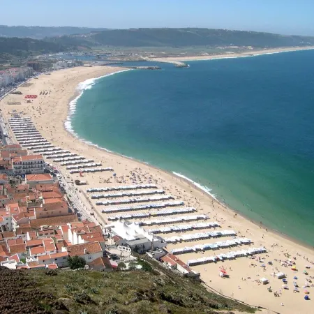 T2 4 km from the beach, with pool and garden