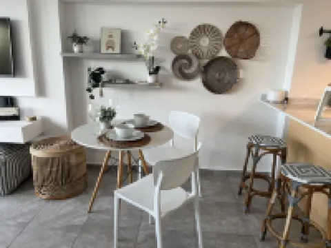 Couples Retreat Studio Ocean Front,300MB WiFi.  SuperHost!!