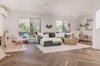 Modern coastal family home - 5 mins to beach!