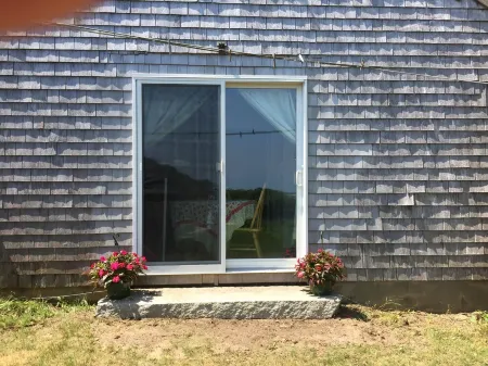 1 Bedroom Guest Cottage With Water View