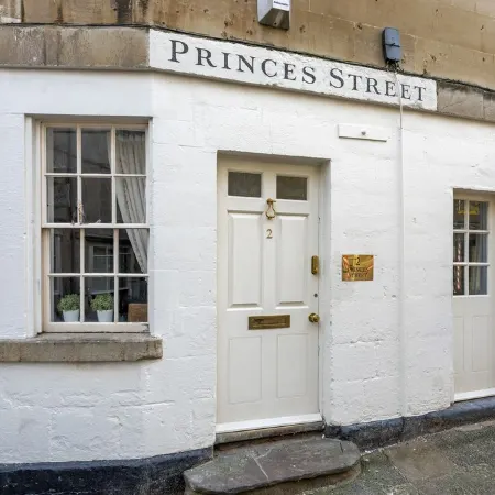 Spacious Luxury Georgian Townhouse in the heart of Bath