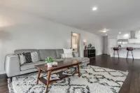 Downtown Kirkland - Luxury 3rd Street Retreat