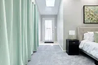 Dee's Lounge, Your Relaxation Oasis