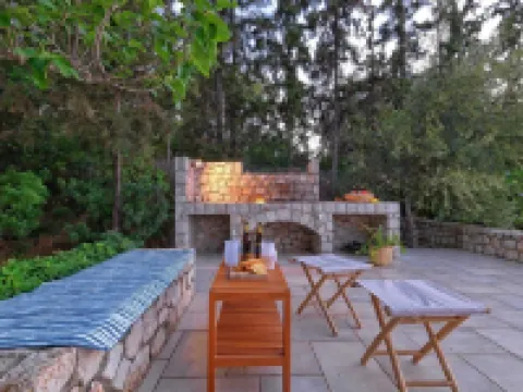 Luxury Beachfront Villa Aria - Pool, Tennis, Sunset Views & Seaside Adventures!!