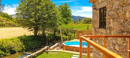 River House - Casas do Rio Tora Отели в г. Аркуш-ди-Валдевеш