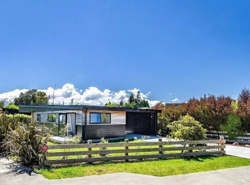 Large & cosy mid century modern Mountain luxury