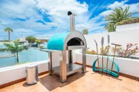 PURE LUXURY 4 Bedroom 5 bathroom Villa With  Heated pool, Aircon and Hot Tub
