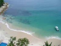 Gorgeous 4 Bedroom/4 Bath on White Sand Swimming Beach