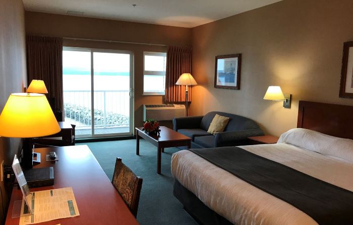 Beach Gardens Resort and Marina