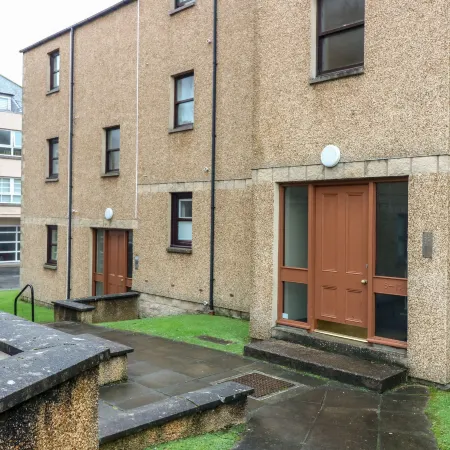 Central St Andrews 2 Bed Apartment - Free Parking