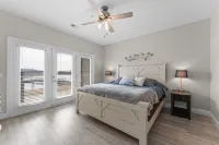 On the Rocks 3 Bedroom Condo by RedAwning - Homestays