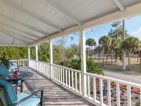 The Wayward Traveler's Inn Hotels in Mims