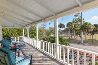 The Wayward Traveler's Inn Hoteles en Titusville