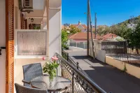 Alexatos Studios & Apartments