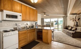Beachwood Condos & Resort