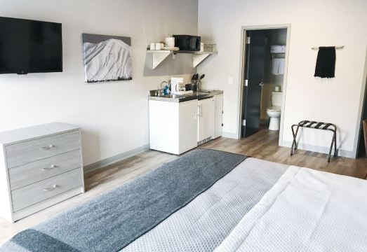 4. 에어포트 인 헤..