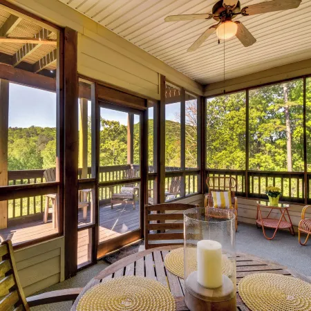 Balcony & Golf Course View! Condo at Kingwood