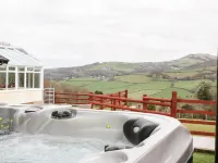 Bryn Derw Holiday Cottage Hotels in Caerhun