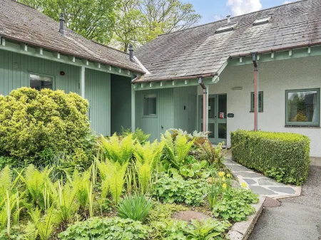 Elm - Woodland Cottages Отели рядом с достопримечательностью «Peter Rabbit and Friends»