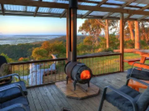 Island View Spa Cottage Hotels in Smithton