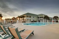 Islander Hotel & Resort - Pools