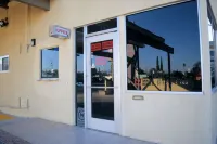 Western Inn & Suites