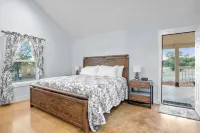 Appian Way Maltese Cottage 1 Bedroom Cabin by RedAwning