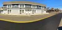Buoy 16 Motel by the Beach