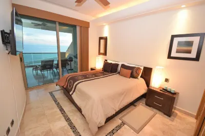 Tessoro #1002 Luxury Suite at Las Conchas Hotels in 