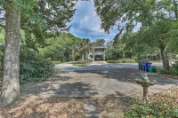 Walk to Ocean North Myrtle Beach Townhome! - spa