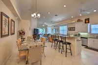 Naples Retreat w/ Saltwater Pool: 2 Mi to Beach! - Wifi