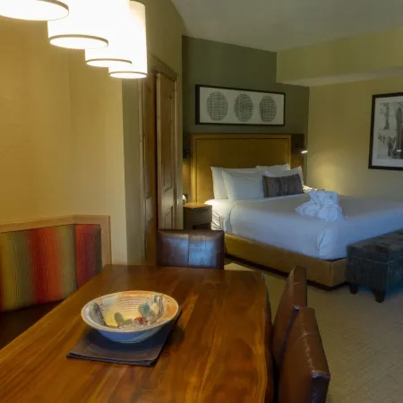 Studio Steps to Red Pine Gondola & Canyons Village Save 20% on 7 Nights!