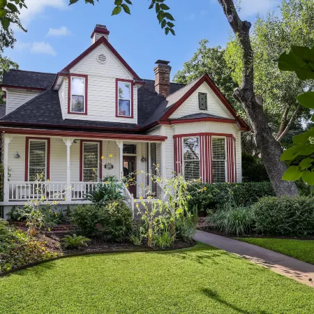 Brava House Bed and Breakfast Отели рядом с достопримечательностью «Парк Цилкер»