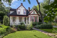 Brava House Bed and Breakfast Hotels in West Lake Hills
