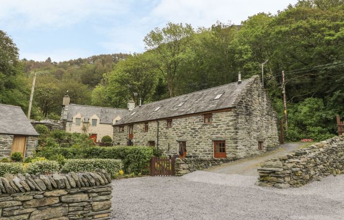 Hendoll Cottage 2