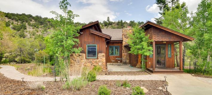 Buena Vista Retreat Steps to Arkansas River! Отели в г. Чаффи Каунти
