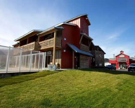 Cousin's Country Inn Hotels in The Dalles