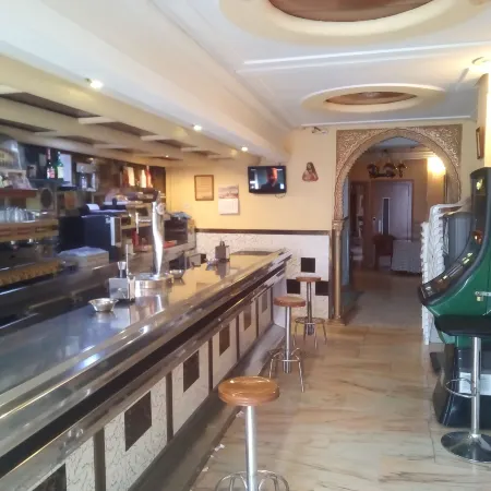 Hostal Manolete Отели в г. Ланхарон