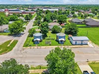 The Painted Silos - The Horse Bin.  Elgin, Ft Sill and Lawton areas. Hotel a Elgin