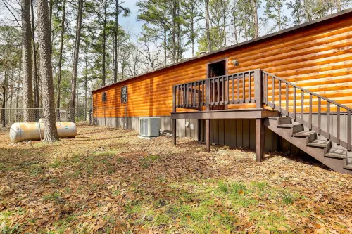 Broken Bow Abode w/ Hot Tub < 7 Mi to Lake!