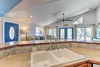 Charming Burnet Cottage w/ Lake View + Porch! - Lemmikkieläimet sallittu
