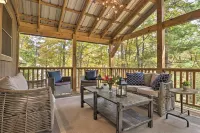 1 Mi to Town: Chalet-Style Highlands Retreat - Balcony