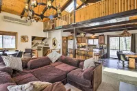 Swiss-Style Chalet w/ Fireplace - Near Story Land! - balcony