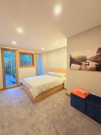 Grand Bend - Southcott Pines Chalet Near the Lake