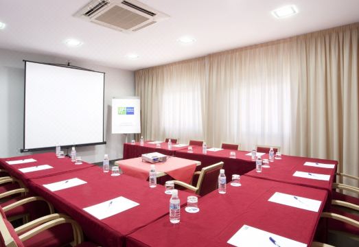 말라가 공항 근처 호텔 외관